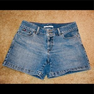 Vintage Tommy Hilfiger mom jean shorts!